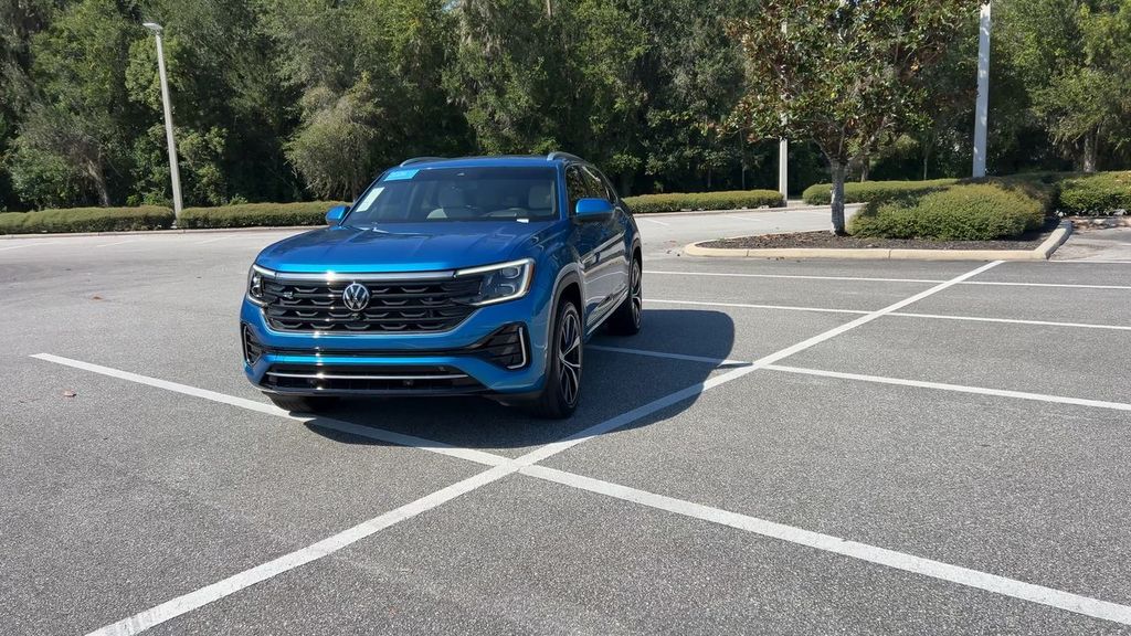 2024 Volkswagen Atlas Cross Sport SEL Premium R-Line photo 3
