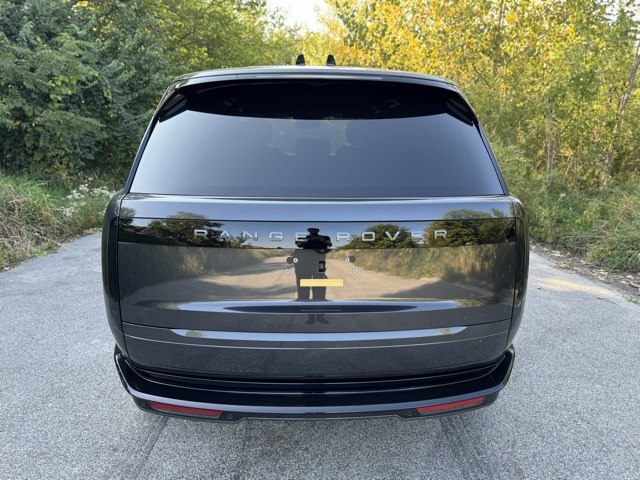 2025 Land Rover Range Rover SE photo 6