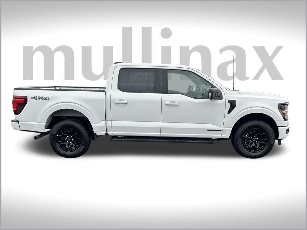 2025 Ford F-150 XLT photo 2