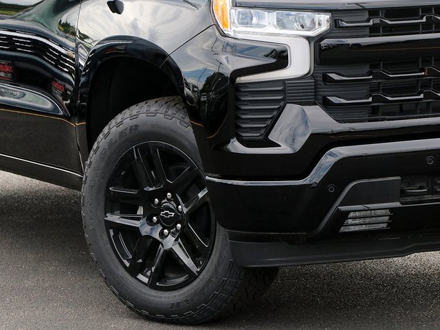 2024 Chevrolet Silverado 1500 Custom photo 3