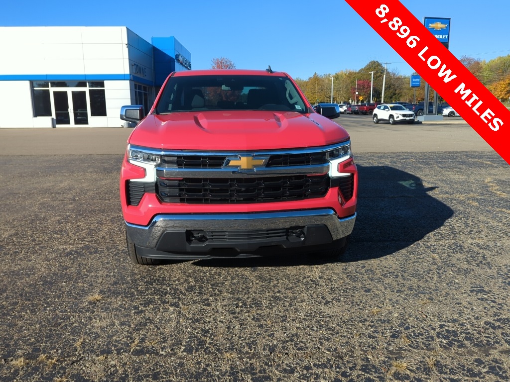 2024 Chevrolet Silverado 1500 LT photo 4