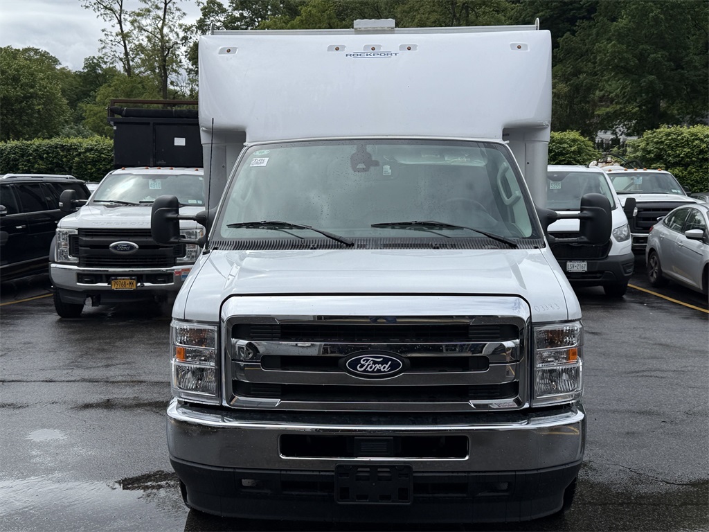 2026 Ford E-350 Base photo 2