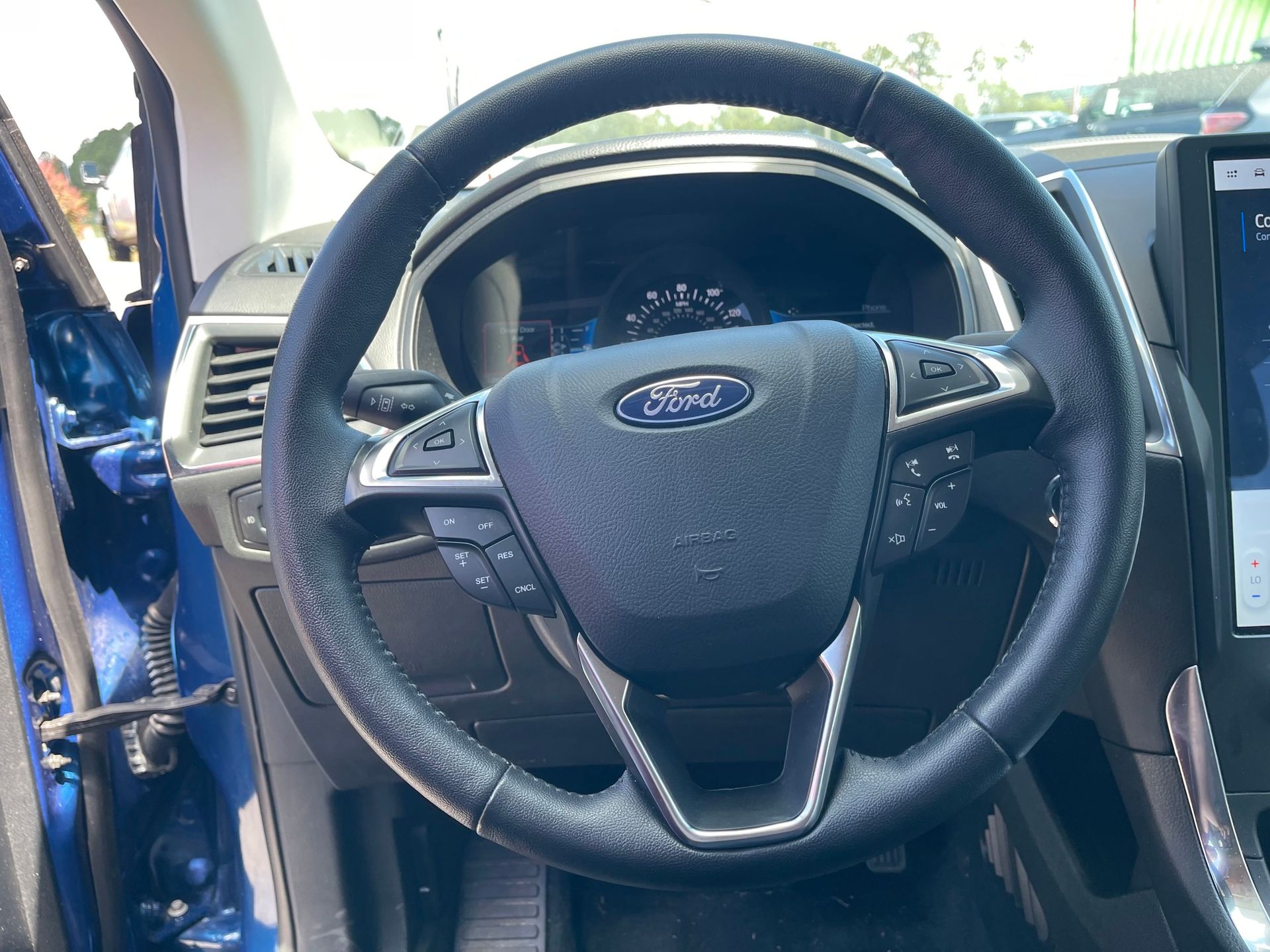 2024 Ford Edge Titanium photo 16