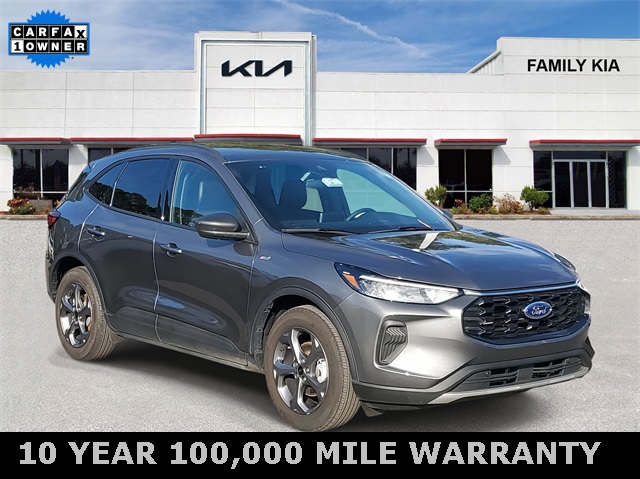 2025 Ford Escape ST-Line's photo