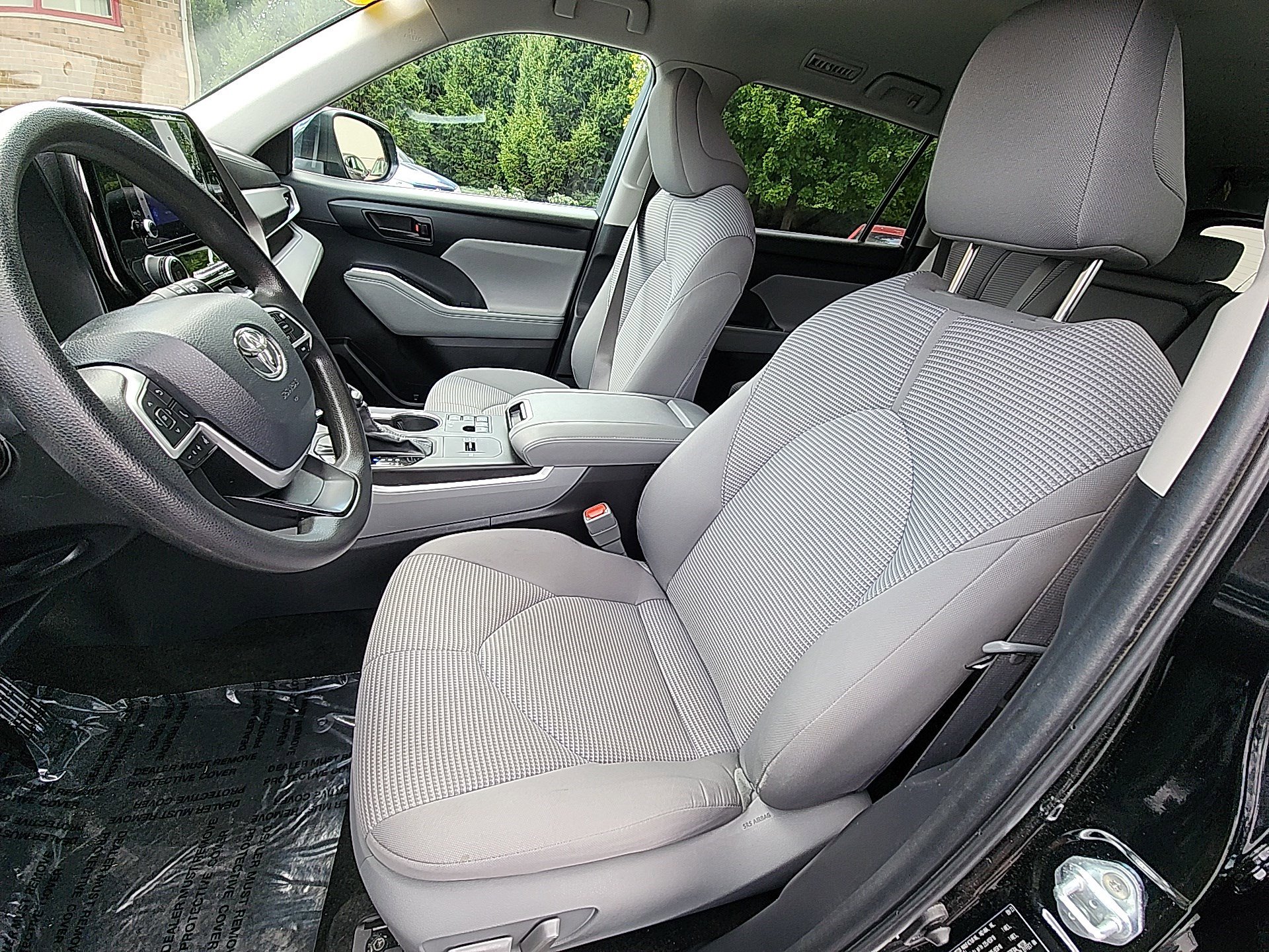 2023 Toyota Highlander L photo 18