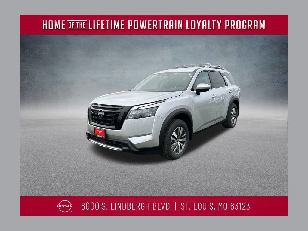 2025 Nissan Pathfinder SL's photo