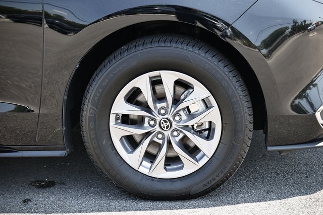 2024 Toyota Sienna XLE photo 4