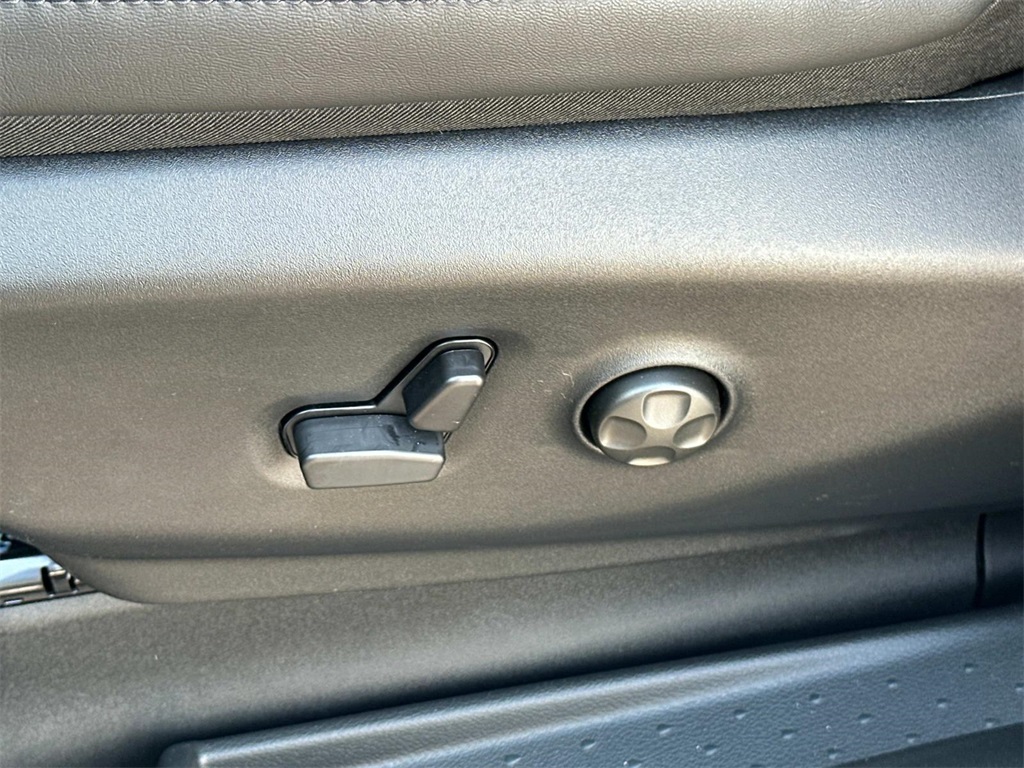2025 Chrysler Pacifica photo 29