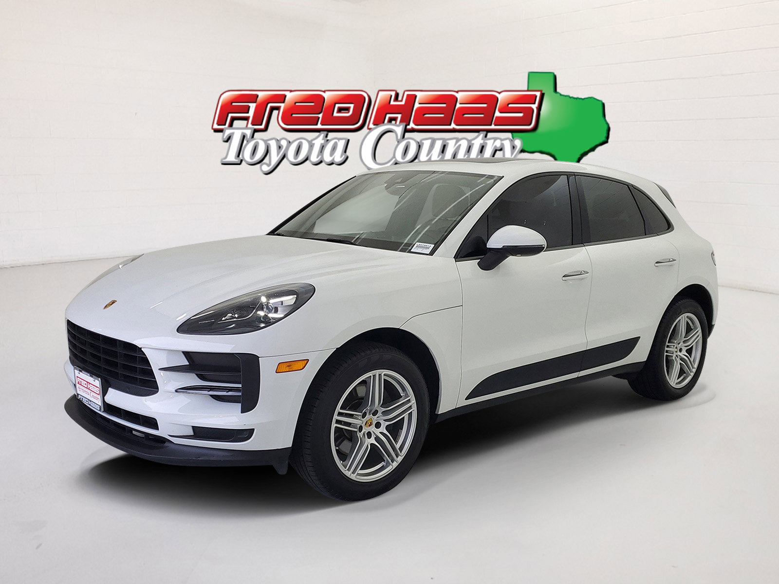 2019 Porsche Macan Base's photo