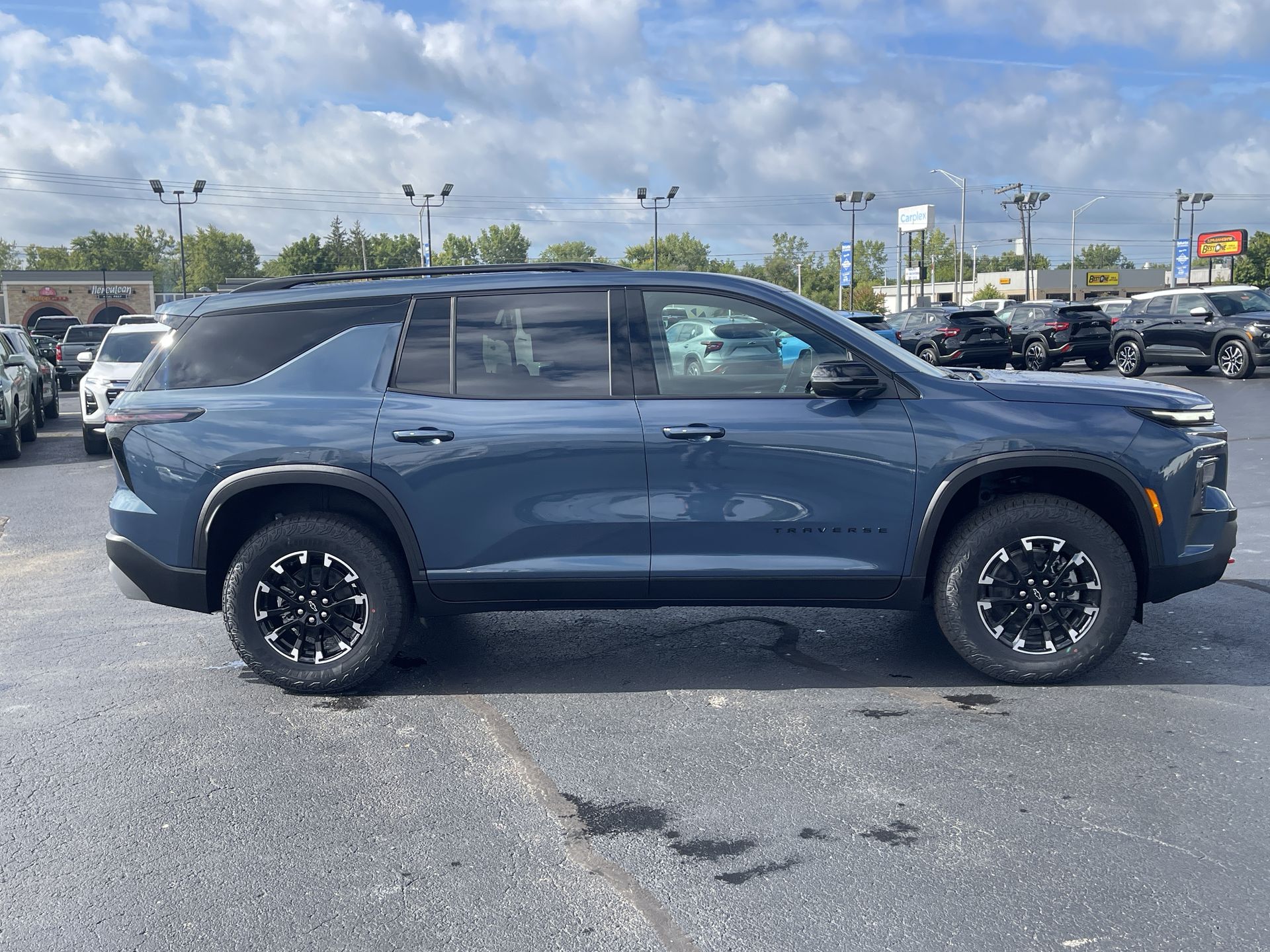 2026 Chevrolet Traverse Z71 photo 3