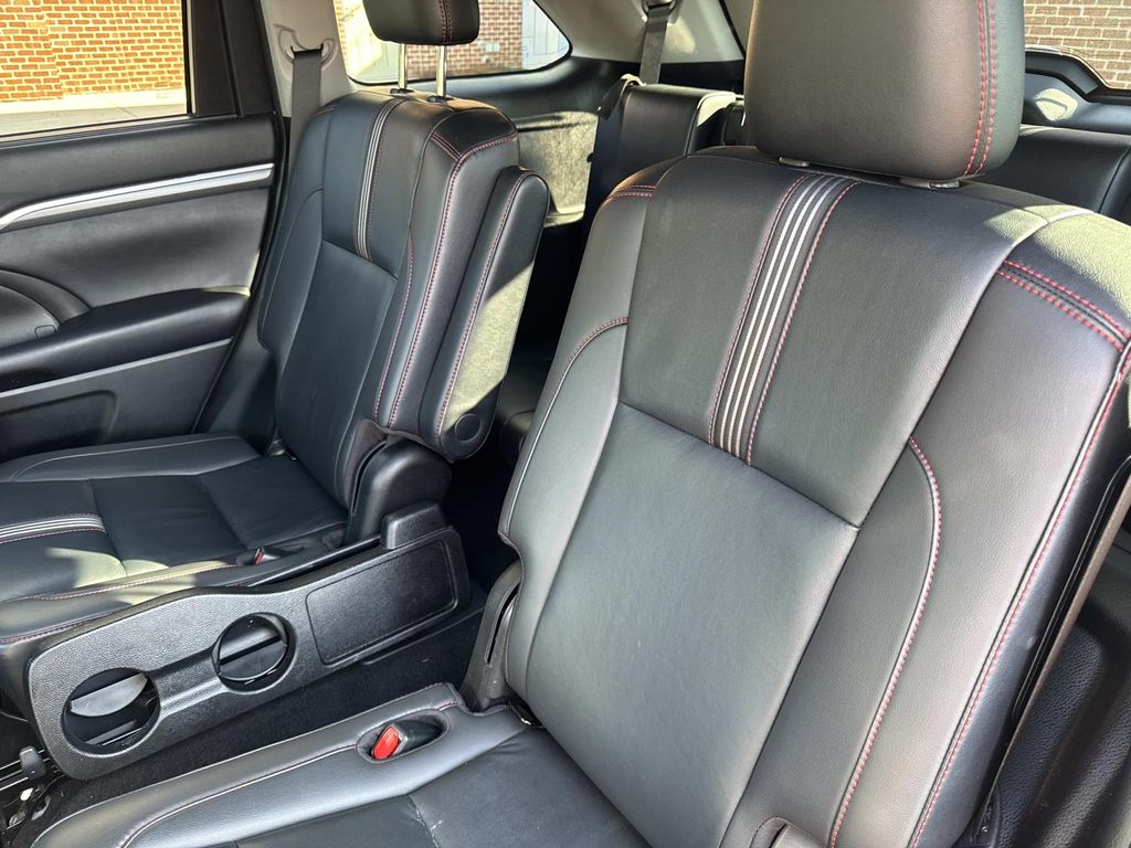 2019 Toyota Highlander SE XLE photo 13