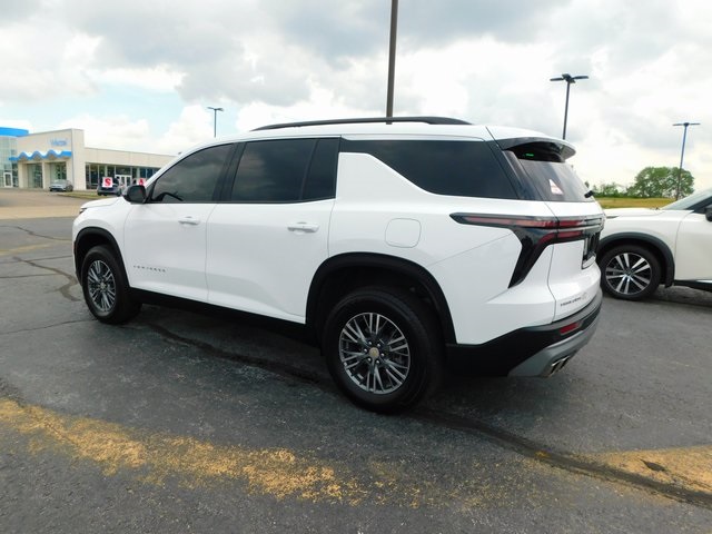 2025 Chevrolet Traverse photo 4