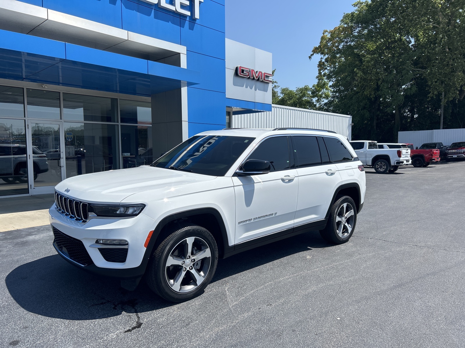2023 Jeep Grand Cherokee Limited photo 2