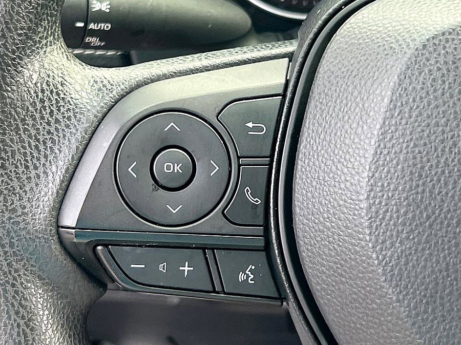 2022 Toyota RAV4 Hybrid XLE photo 16