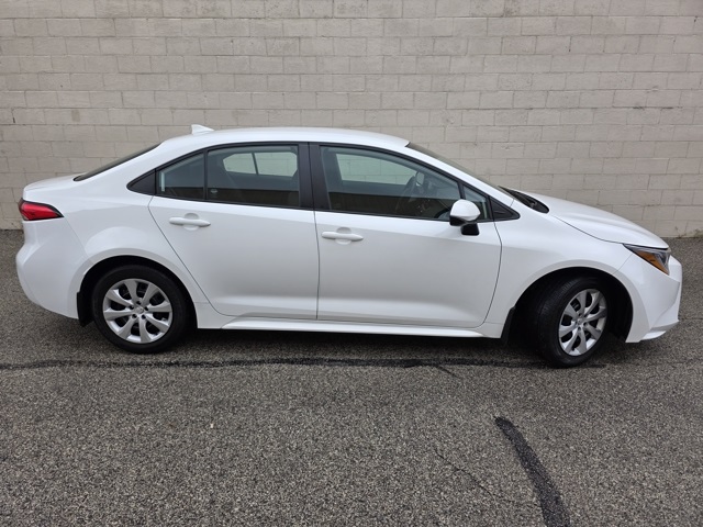 2022 Toyota Corolla LE photo 6