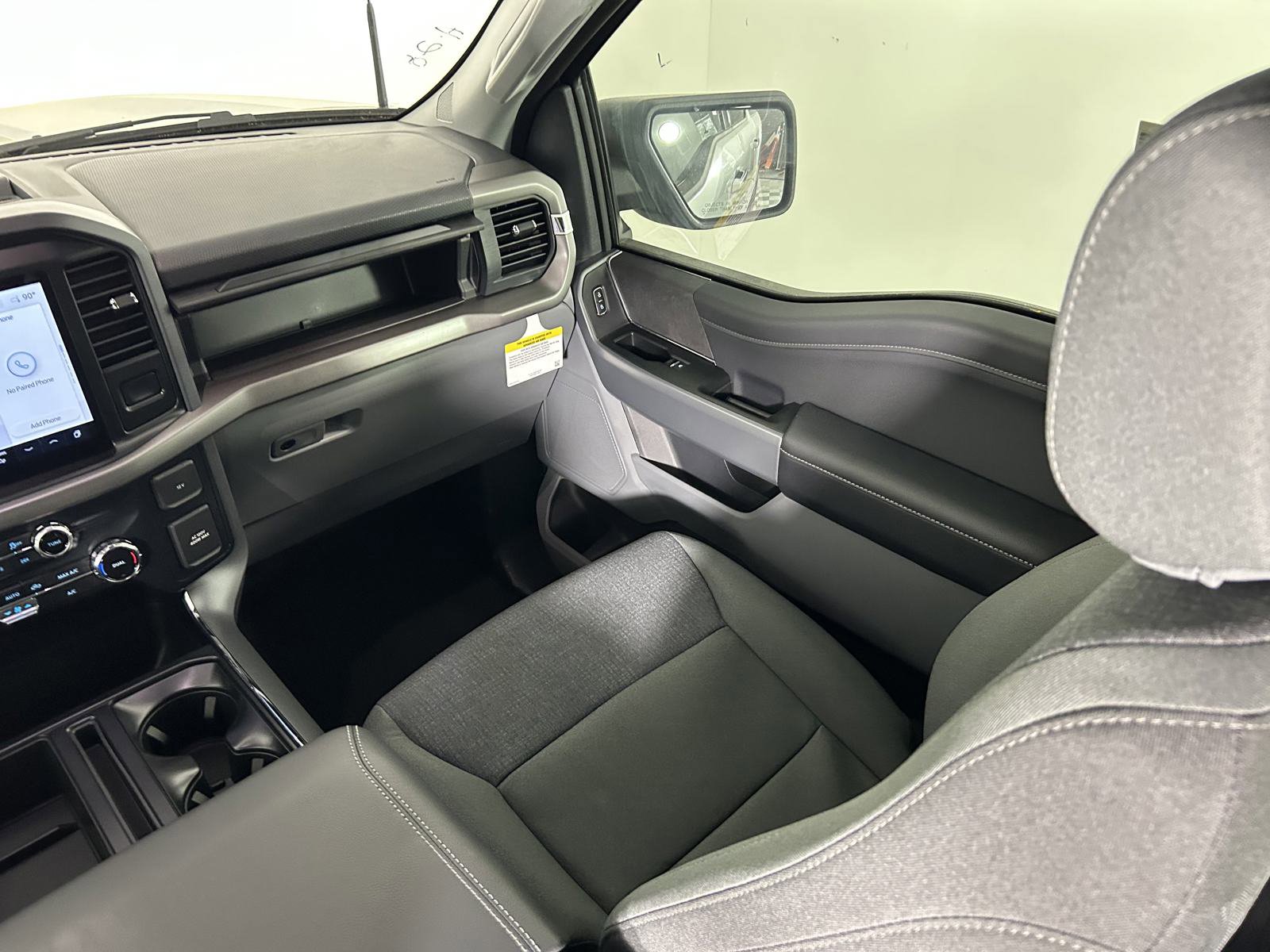 2025 Ford F-150 XLT photo 13