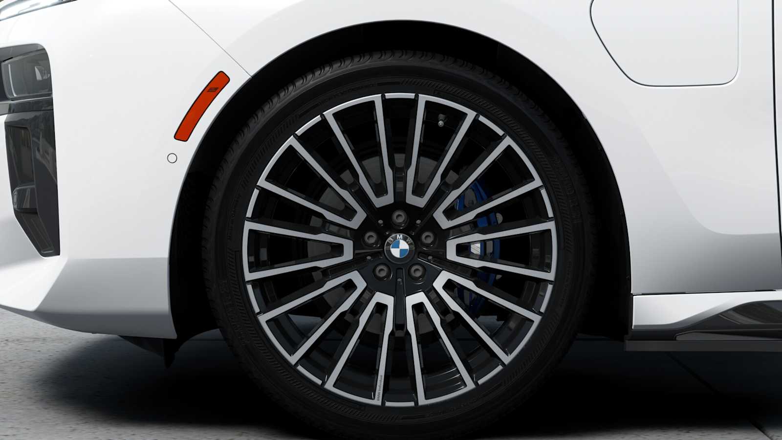 2026 Bmw 750e photo 4