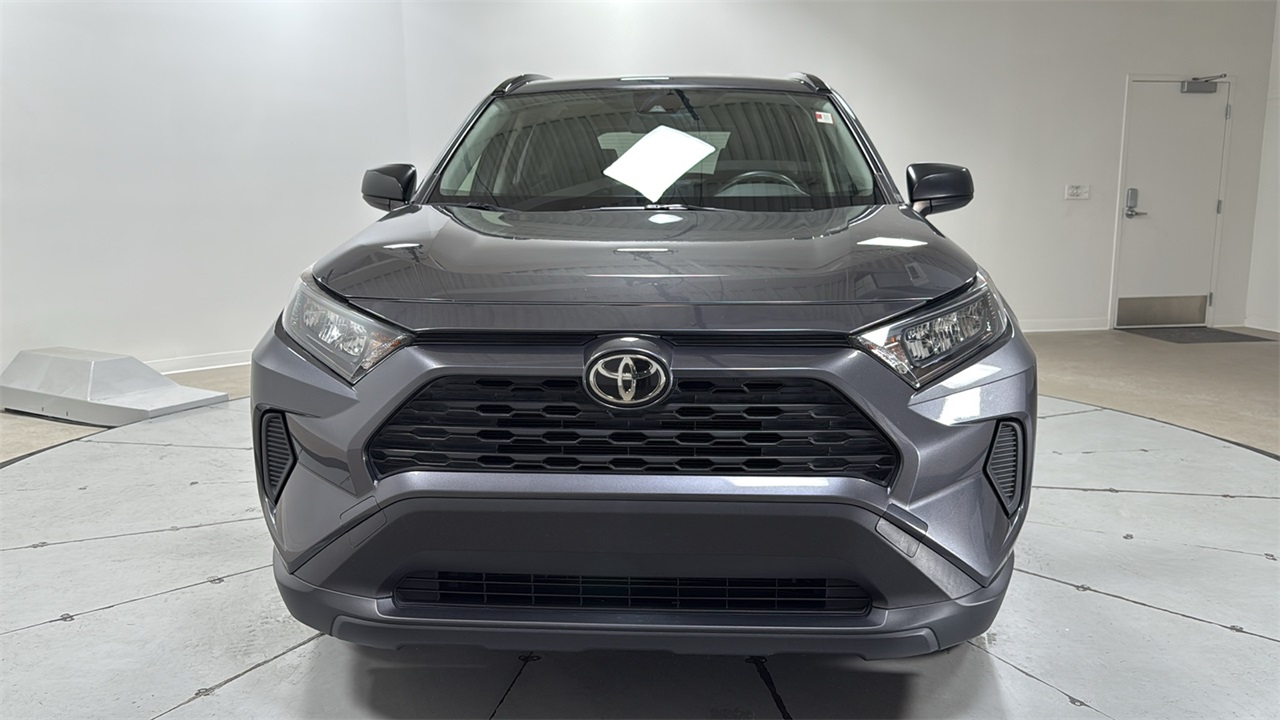 2019 Toyota RAV4 LE photo 2