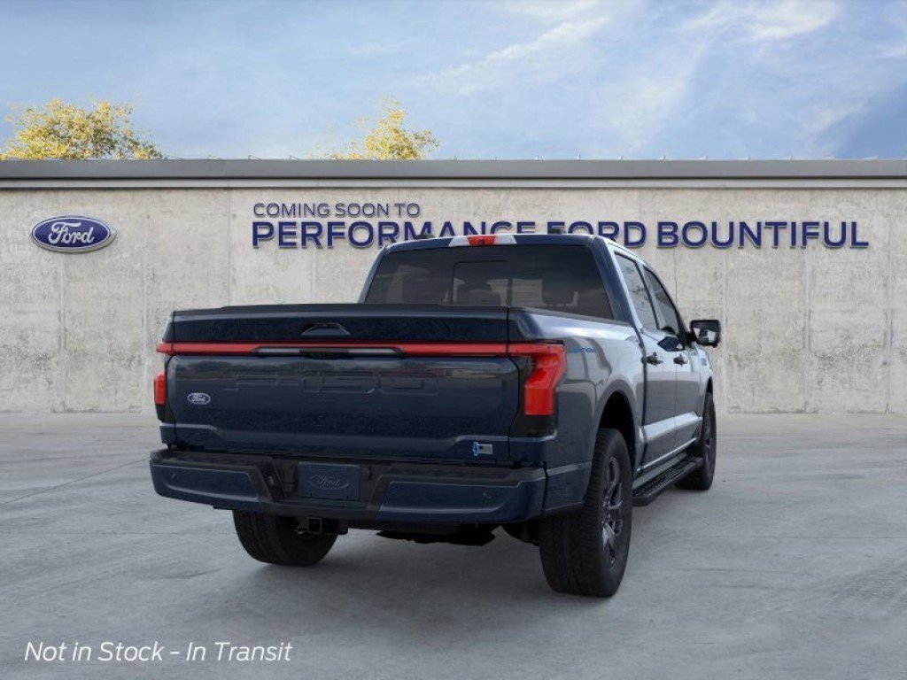 2025 Ford F-150 Lightning Lariat photo 7