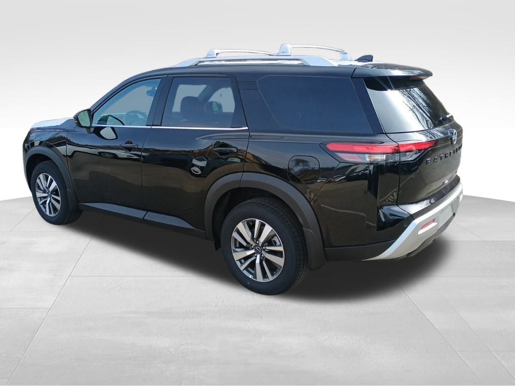 2025 Nissan Pathfinder SL photo 4