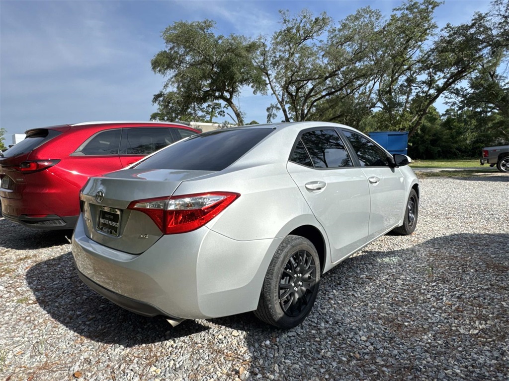 2016 Toyota Corolla LE photo 6