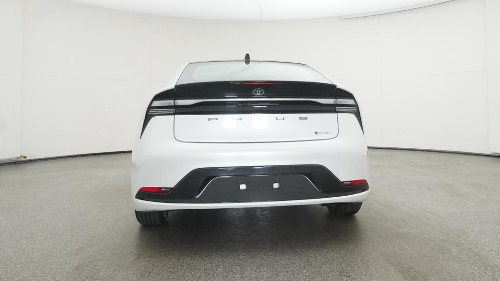 2026 Toyota Prius Plug-in Hybrid XSE Premium photo 17
