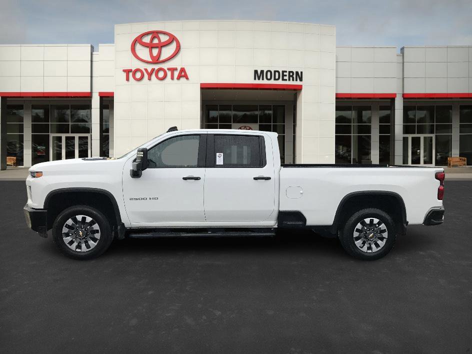 2022 Chevrolet Silverado 2500HD Custom photo 2
