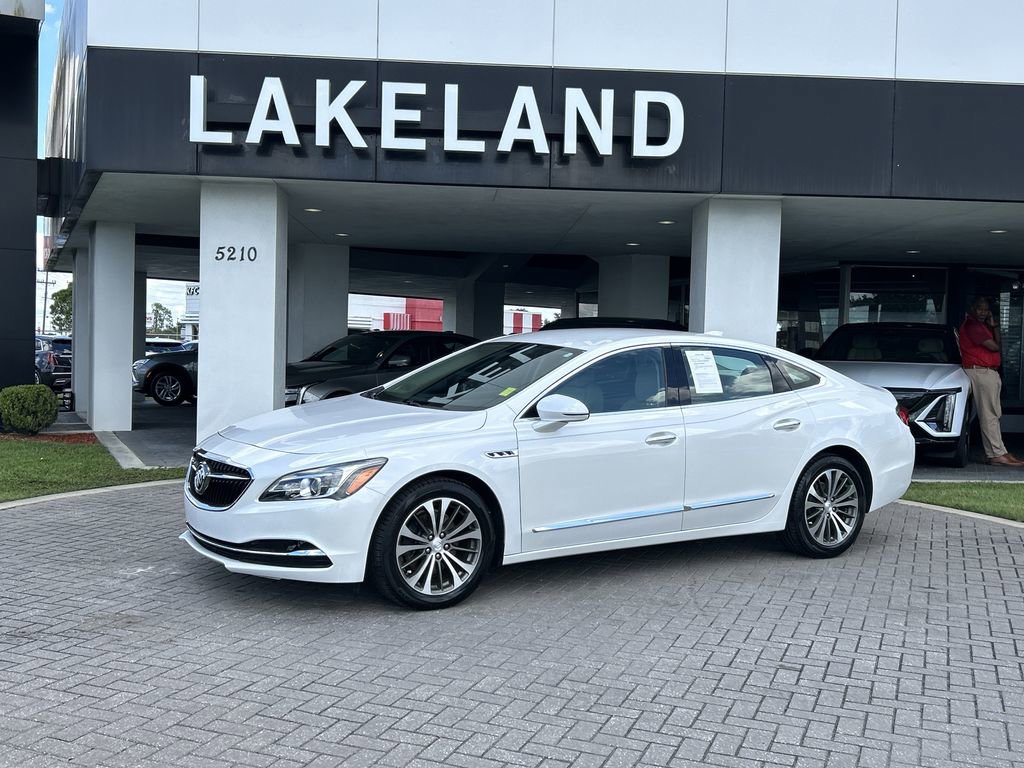 2017 Buick LaCrosse Essence photo 2