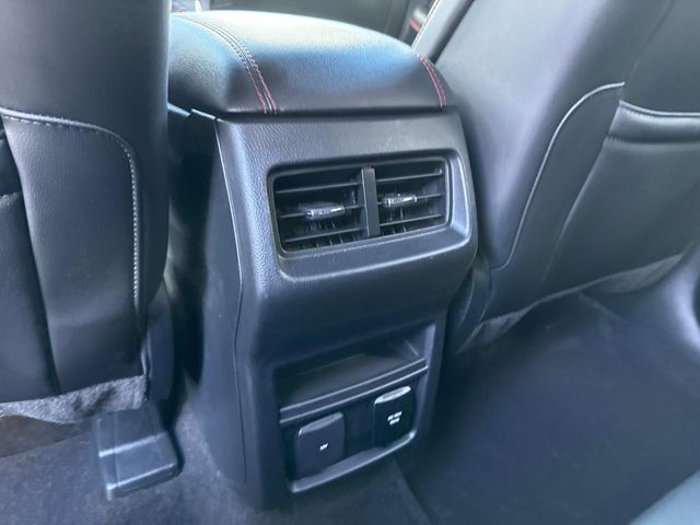 2020 Ford Edge ST photo 17