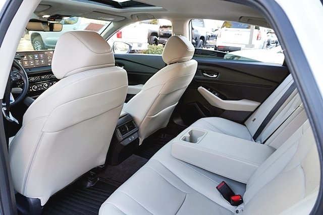 Used 2024 White Honda Touring image 17