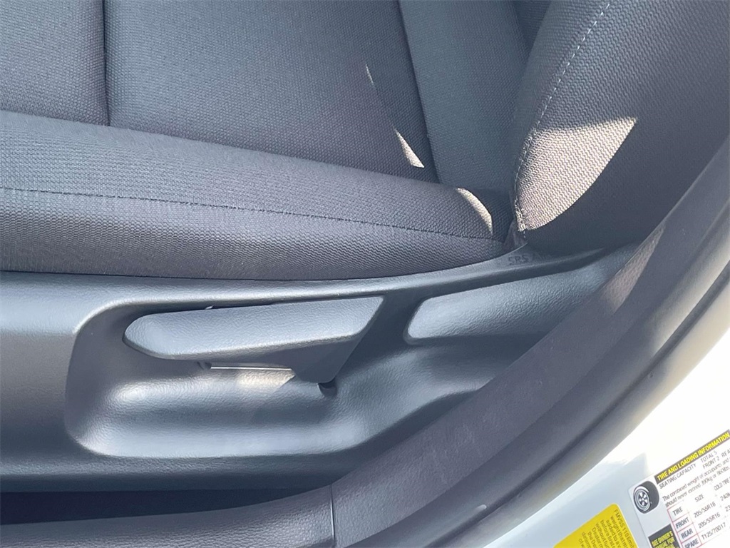2026 Toyota Corolla LE photo 13
