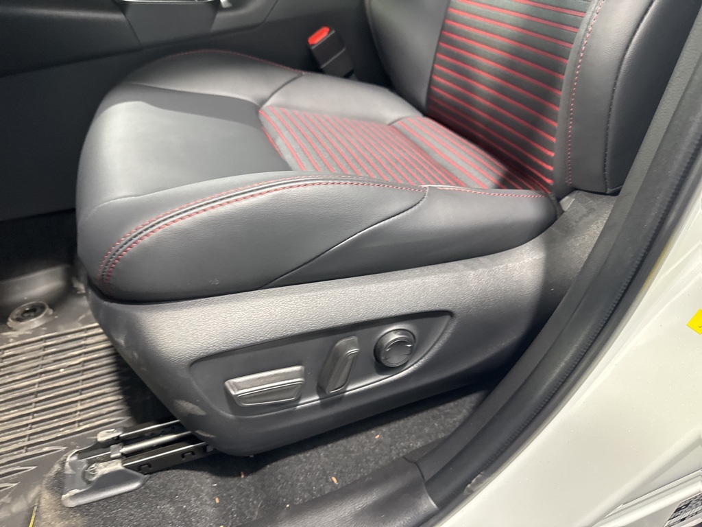 2025 Toyota RAV4 Hybrid XSE photo 32
