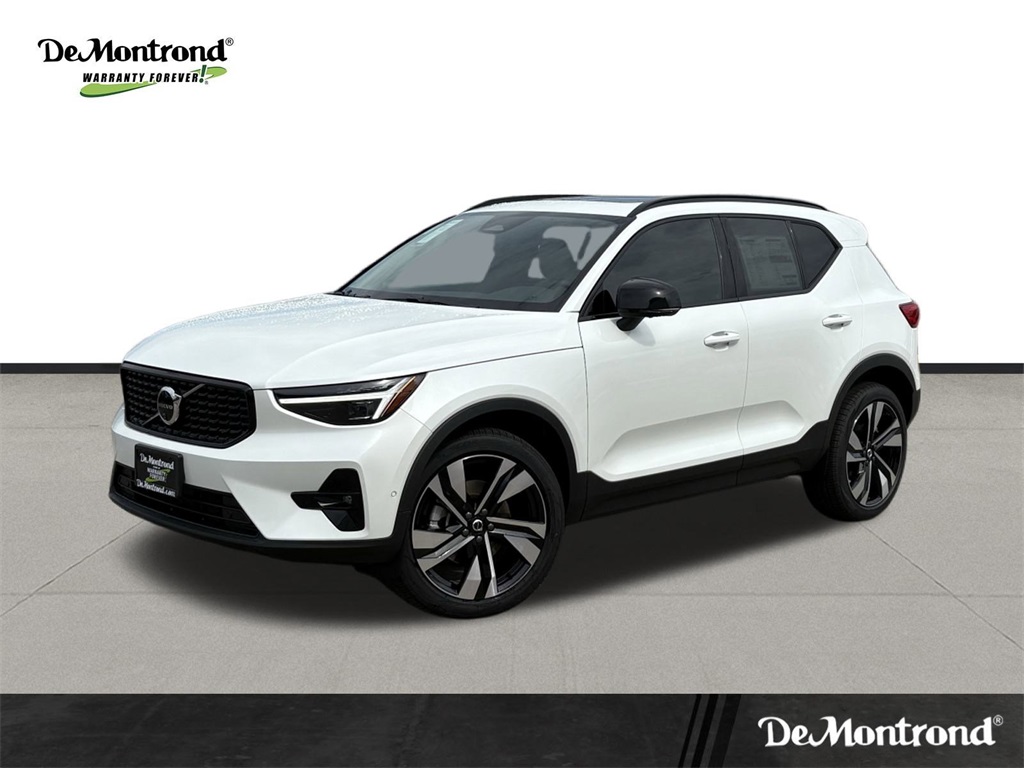 2026 Volvo XC40 Plus's photo