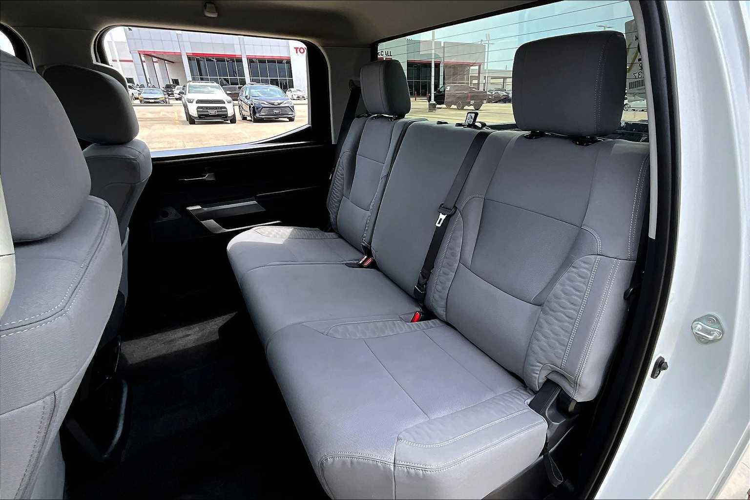 2022 Toyota Tundra SR5 photo 17