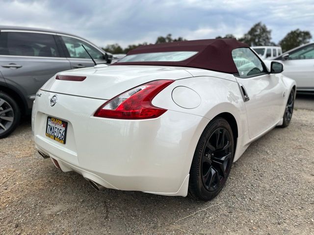 2015 Nissan 370Z Touring photo 6