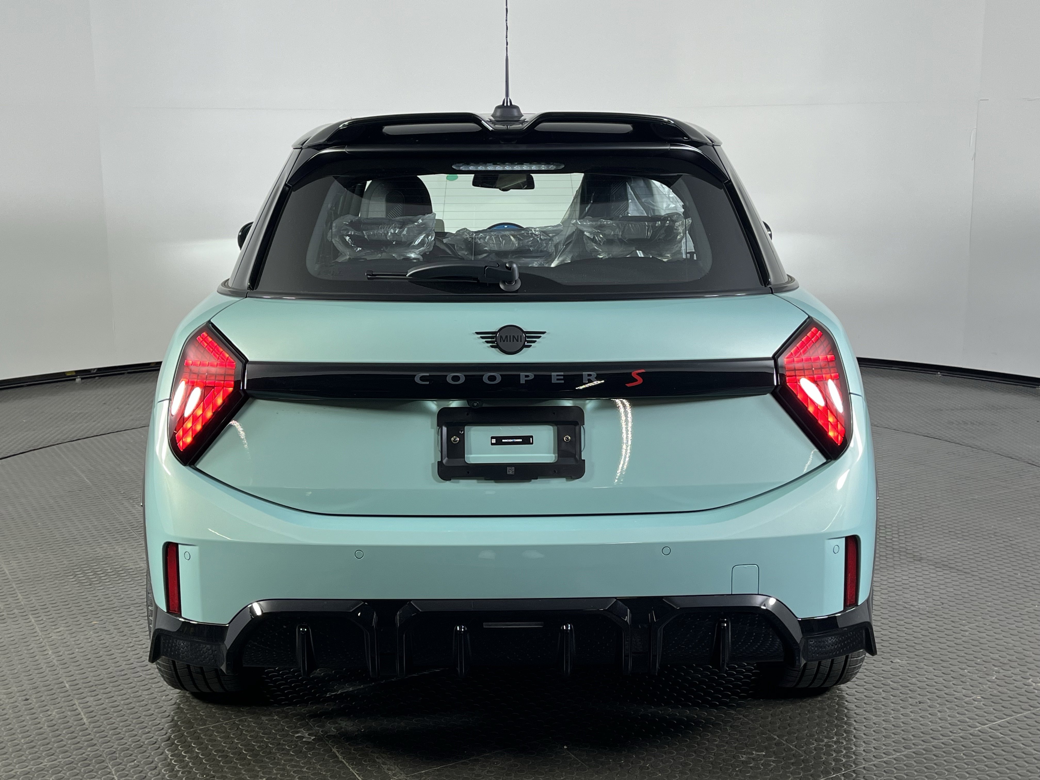 2026 Mini Cooper 4 Door Hardtop S Iconic photo 3