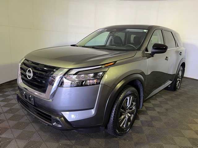2024 Nissan Pathfinder S photo 3