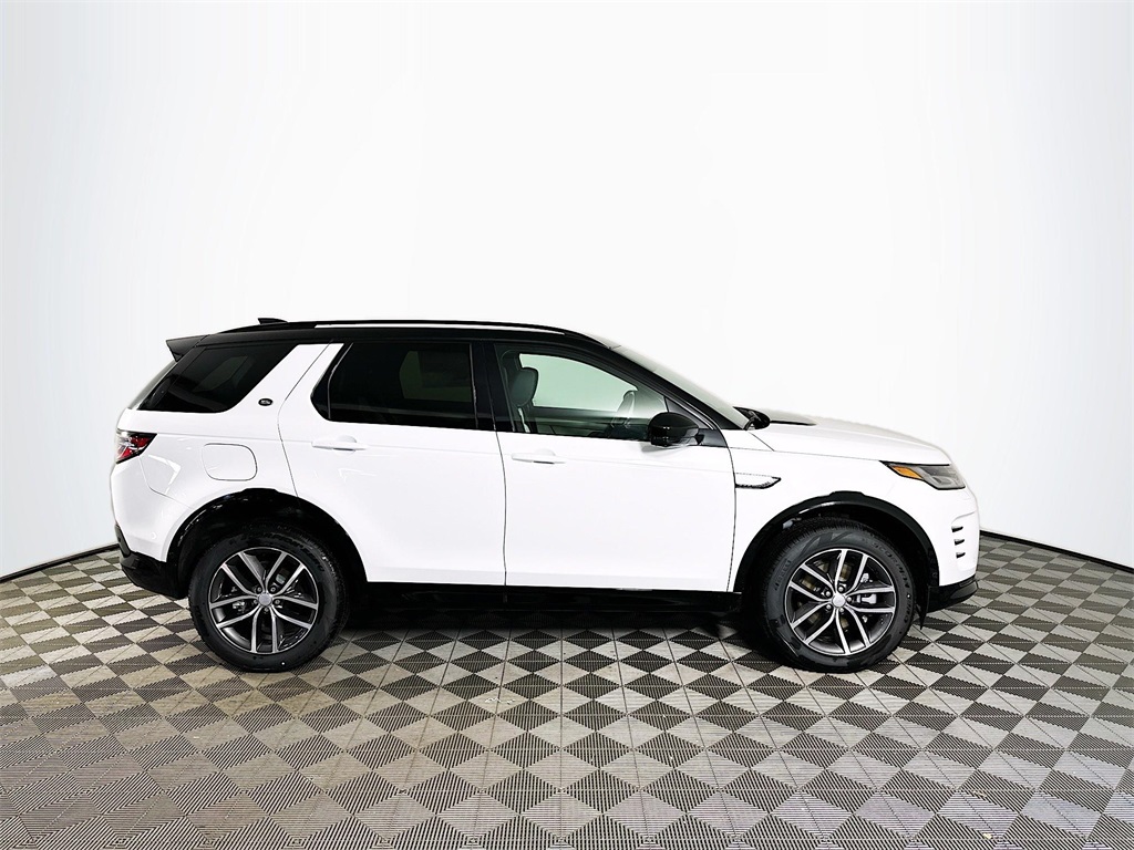2025 Land Rover Discovery Sport SE photo 4