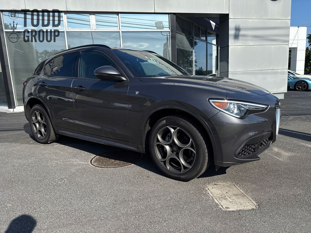 2022 Alfa Romeo Stelvio Ti photo 7