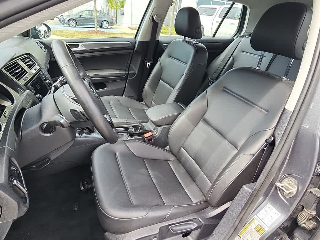 2021 Volkswagen Golf TSI photo 10