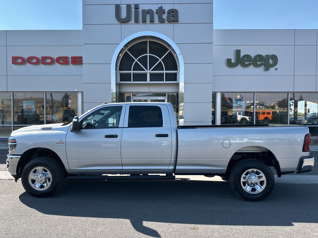 2025 Ram 2500 Tradesman photo 2