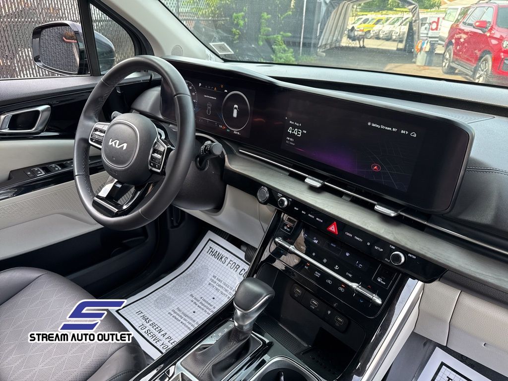 2024 Kia Carnival SX photo 14