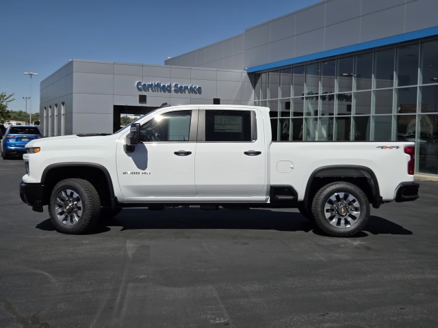 2025 Chevrolet Silverado 2500HD Custom photo 7