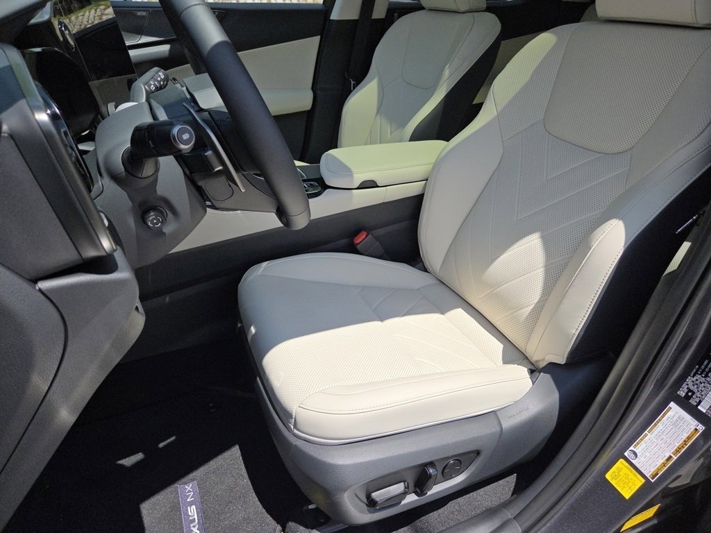 2025 Lexus NX 450h+ Luxury AWD photo 27
