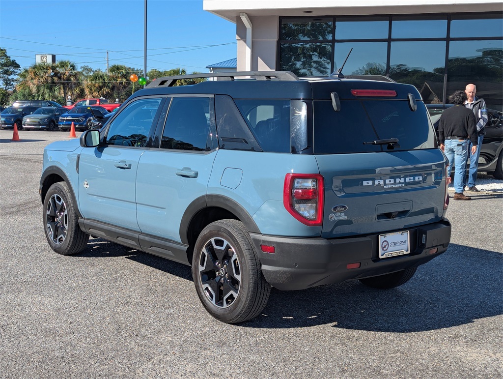 2022 Ford Bronco Sport Outer Banks photo 3