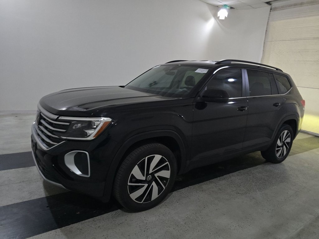 2024 Volkswagen Atlas SE's photo