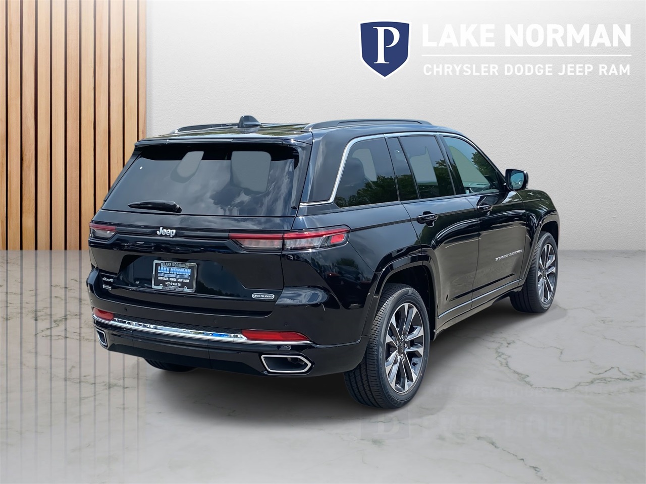 2025 Jeep Grand Cherokee Overland photo 5