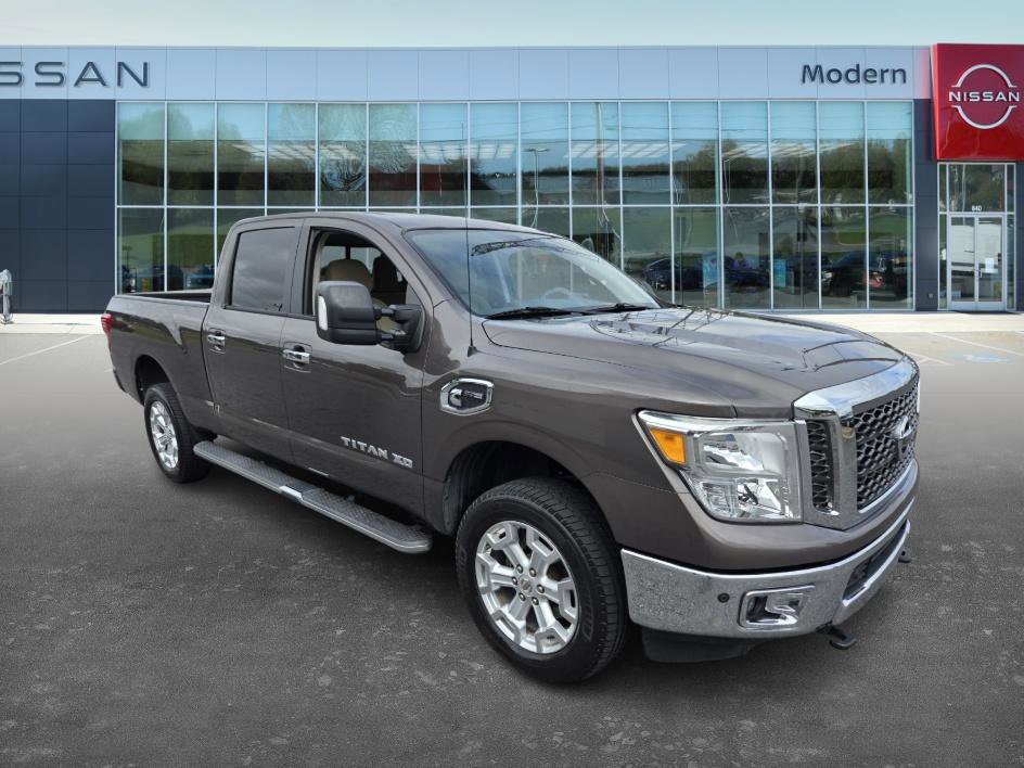 2016 Nissan Titan SV photo 3