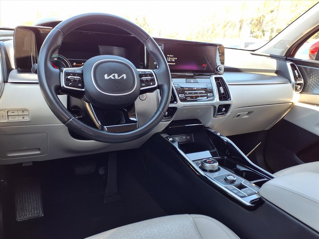 2022 Kia Sorento Plug-In Hybrid SX photo 13