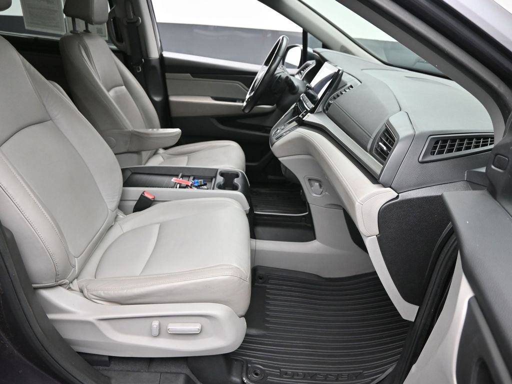 2018 Honda Odyssey EX-L photo 2